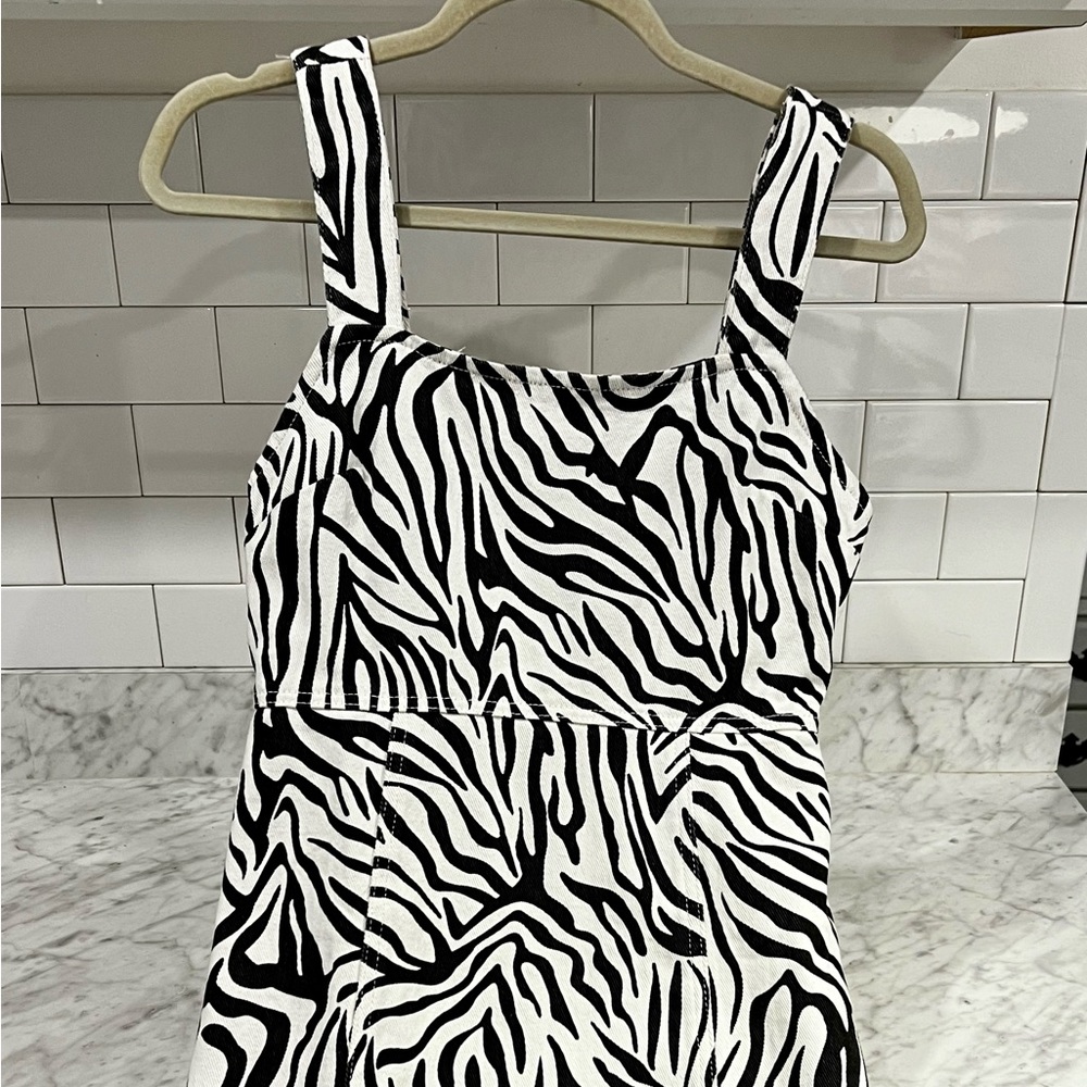 NWT!! South Moon Under Black and White Printed Shift Dress SZ S